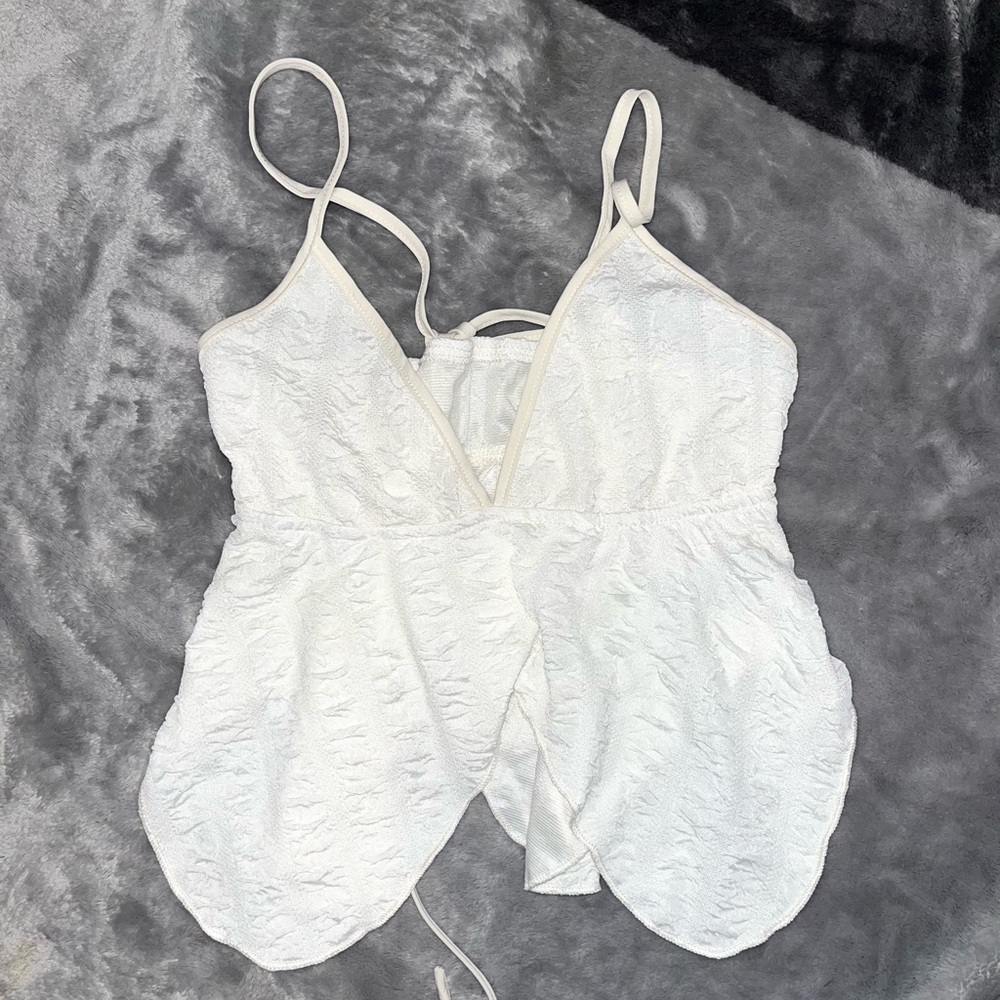 White flowy adjustable top